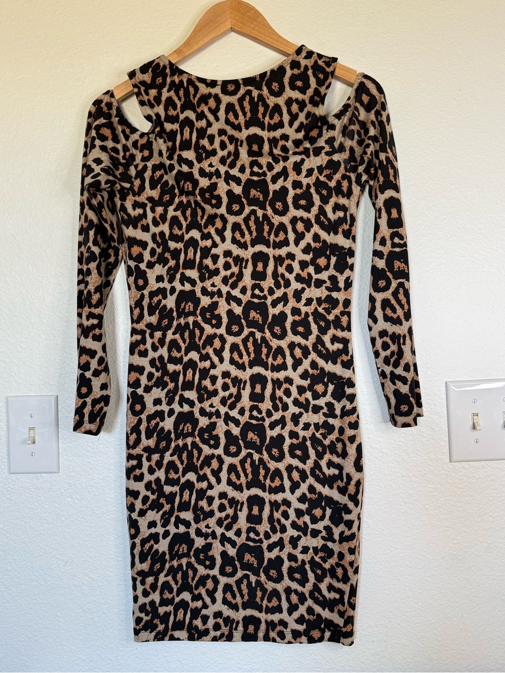 Venus Leopard Print Cold Shoulder Long Sleeve Bodycon Mini Dress Women’s Size S - Picture 3 of 9